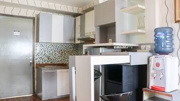 Apartment | Private kitchen | Full-sized fridge, stovetop