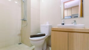 สตูดิโอ | ห้องน้ำ | ฝักบัว, ของใช้ในห้องน้ำฟรี, ผ้าเช็ดตัว