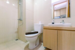Studio | Bathroom - Best Deal And Cozy Studio Oasis Cikarang Apartment (Cikarang)