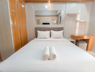 Best Deal And Homey Studio Apartment Amartha View