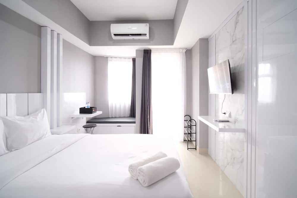 Nice And Comfy Studio Grand Dharmahusada Lagoon Apartment