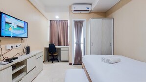 WiFi (free) - Cozy And Relaxing Studio Apartment B Residence (Pagedangan)