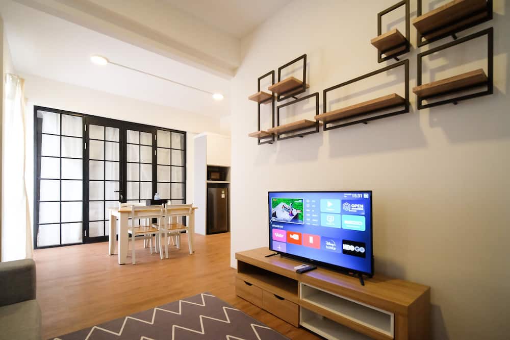 Wonderful 2Br Combine At Bale Hinggil Apartment