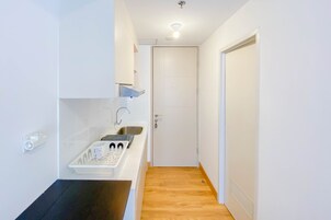 Refrigerador con freezer, placa de cocina