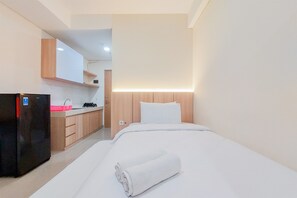 Studio | Free WiFi - Good Choice And Simply Studio Apartment B Residence (Pagedangan)