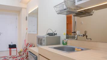 Refrigerador con freezer, placa de cocina