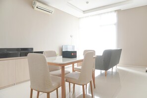 Appartement | Repas dans la chambre