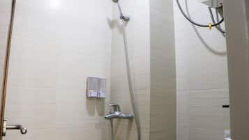 Apartment | Bathroom | Shower, free toiletries, towels