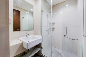 Apartment | Bathroom - Comfort Stay 2Br At M-Town Signature Apartment (Gading Serpong)
