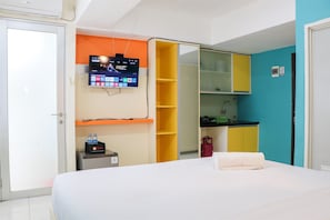Studio | Free WiFi - Comfy Studio Apartment At Jarrdin Cihampelas (Bandung)