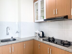 Apartment | Eigene Küche | Großer Kühlschrank, Herdplatte