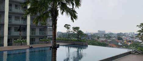 Kolam renang outdoor