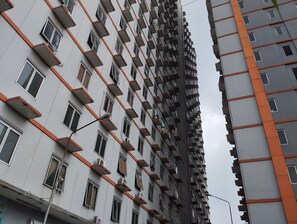 Exterior - Cozy 2Br At Buah Batu Park Apartment (Bandung)