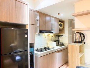 Apartment | Eigene Küche | Großer Kühlschrank, Herdplatte