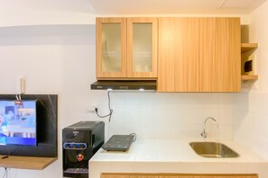 Studio | Eget kjøkken | Kjøleskap og kokeplater