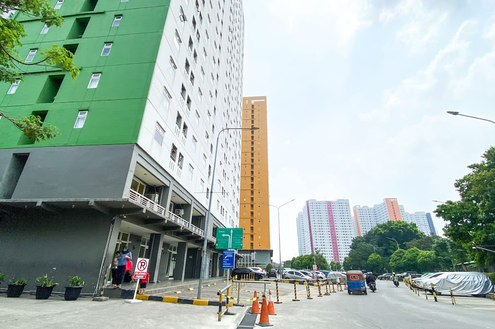 Good Deal And Relaxing 2Br Green Pramuka City Apartment