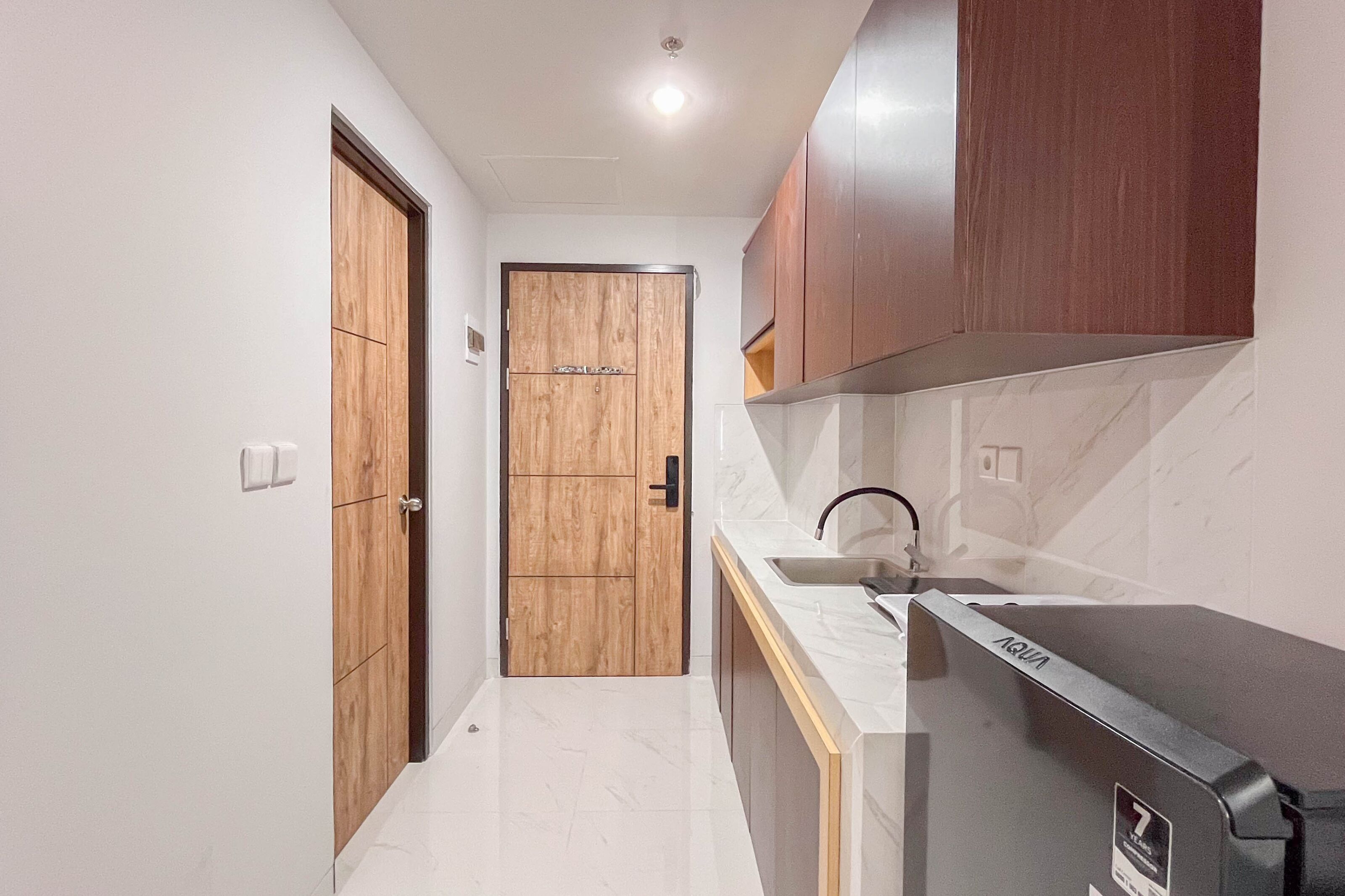 Studio | Private kitchen | Full-size fridge, stovetop