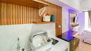 Studio | Eigene Küche | Großer Kühlschrank, Herdplatte