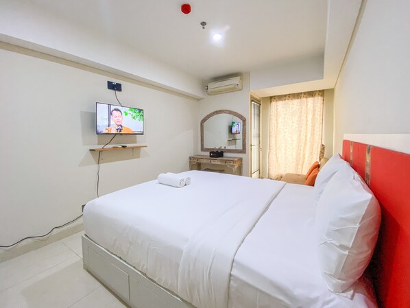 Studio | Free WiFi - Good Deal Studio Apartment At Warhol (W/R) Residences (Semarang)