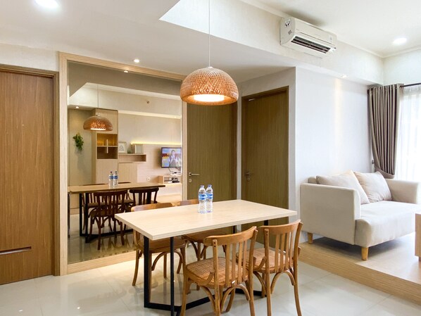 Apartment | Dining room - Best Deal And Comfortable 2Br Oasis Cikarang Apartment (Cikarang)