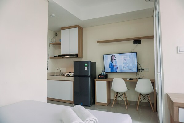 Studio | 1 bedroom, desk, free WiFi