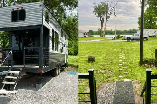 Riverfront Tiny Home 3 bed w/ Firepit and a View!