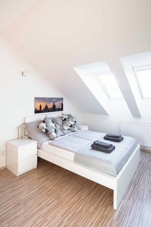 4 bedrooms, iron/ironing board, travel cot, free WiFi