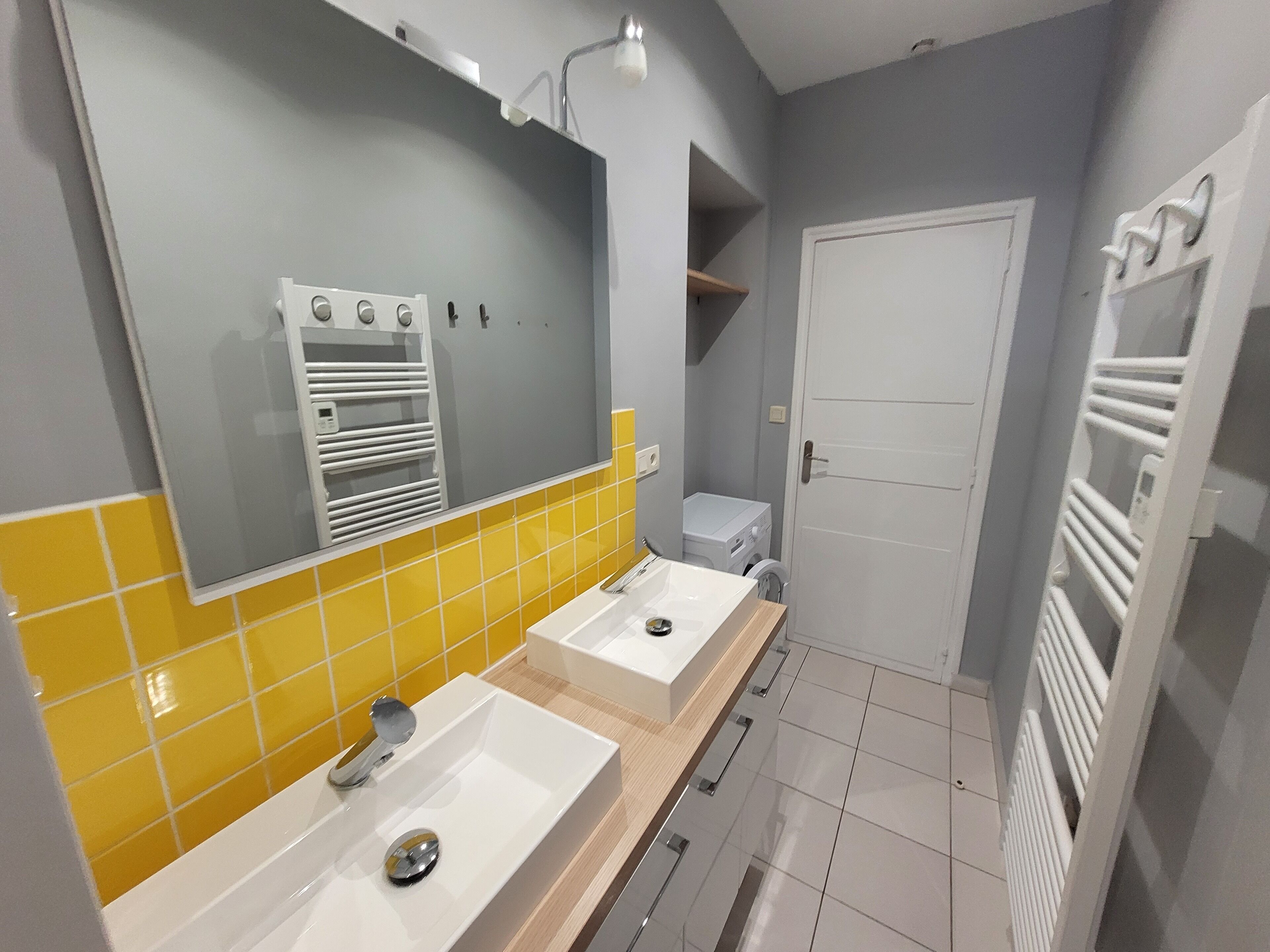 Shower, hair dryer, toilet paper