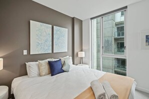 2 dormitoris, planxa i posts de planxar, wifi gratuïta i roba de llit 