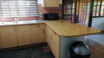 Micro-ondas, fogão, cooktop