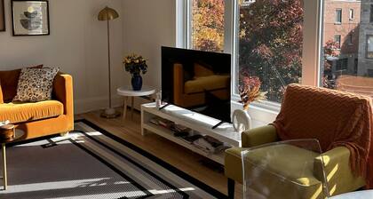 cozy, spacious and bright 3 bedrooms apartment, walking distance to metro.
