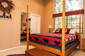 3 habitaciones, escritorio, tabla de planchar con plancha y wifi gratis