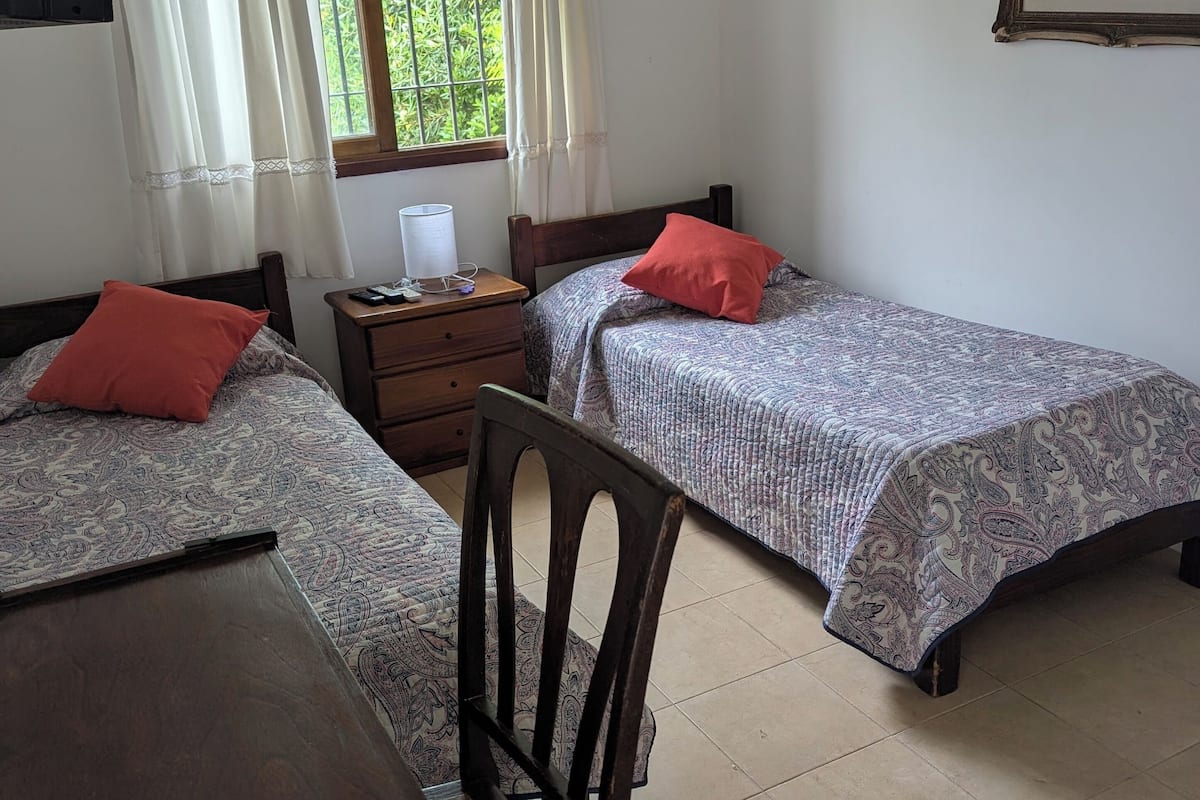 Doppelzimmer, 2 Einzelbetten | Kostenloses WLAN, Bettwäsche