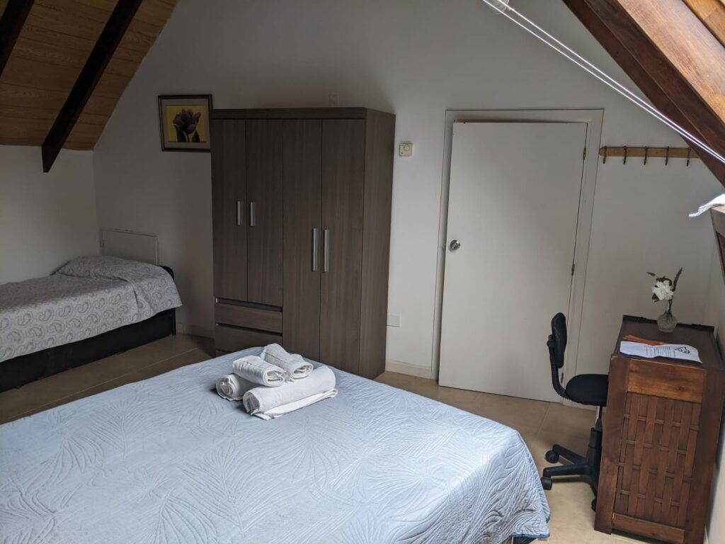 Dubbelrum - 1 queensize-säng | Gratis wi-fi och sängkläder