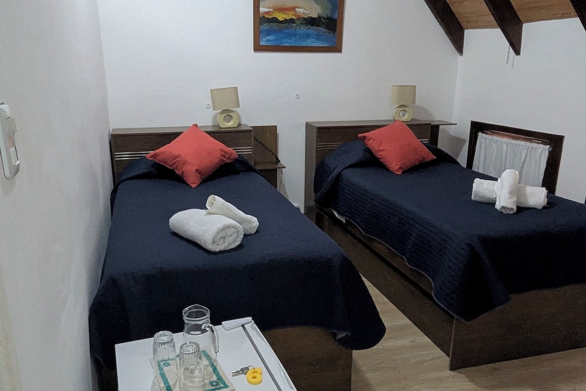 Doppelzimmer, 2 Einzelbetten | Kostenloses WLAN, Bettwäsche