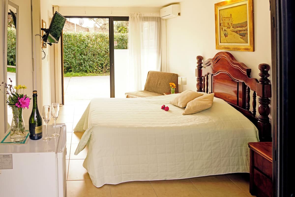 Tweepersoonskamer, 1 queensize bed | Gratis wifi, beddengoed