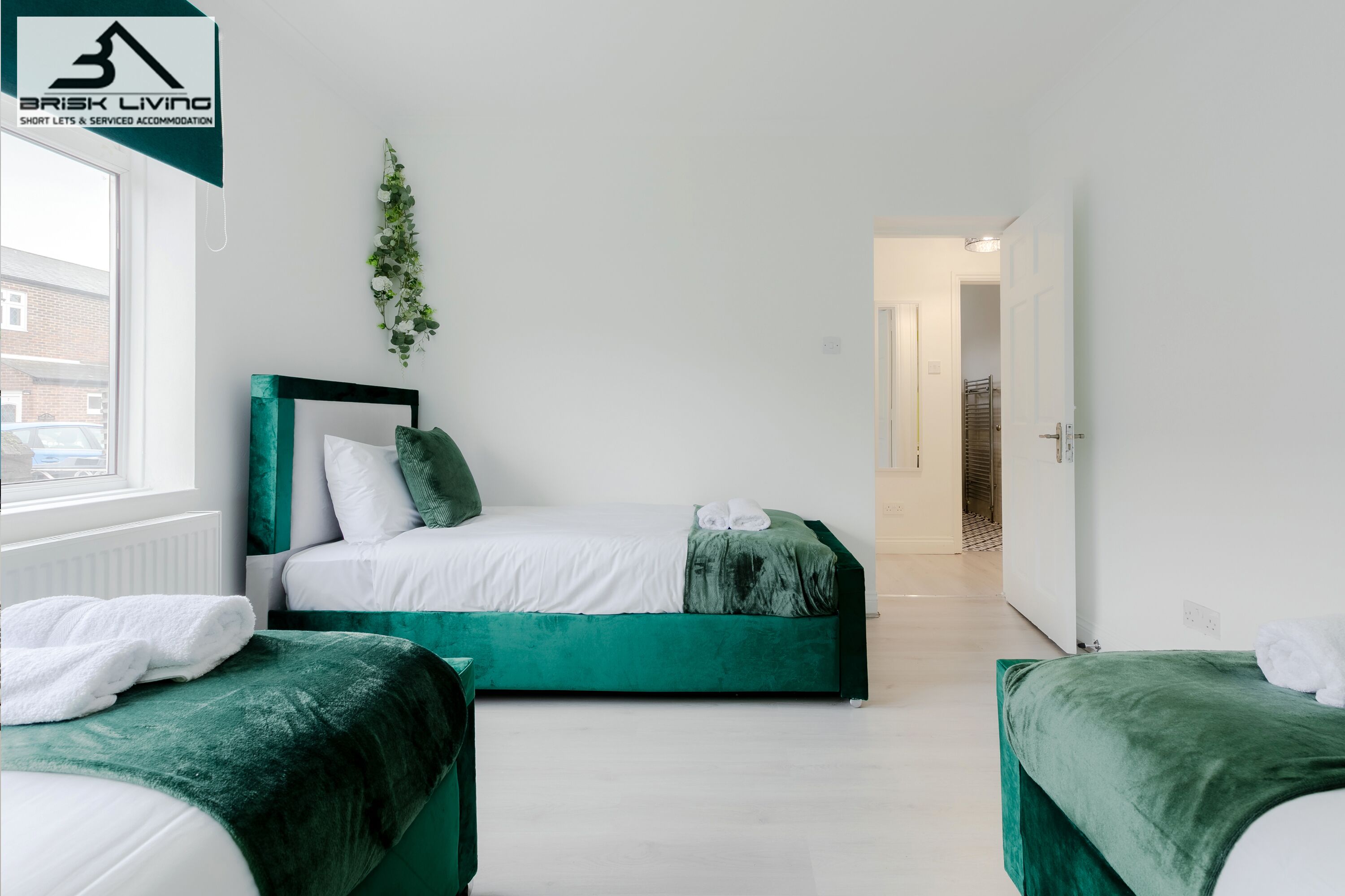 5 bedrooms, desk, iron/ironing board, WiFi