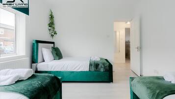 5 bedrooms, desk, iron/ironing board, WiFi