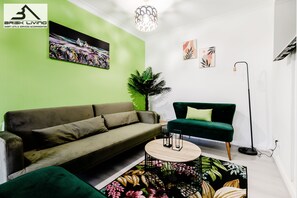 Smart TV - *5BR house*Free Parking*offA12*Families*Sleeps13* (Ilford)