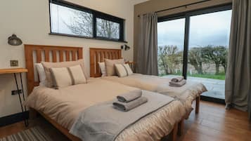 2 bedrooms, individually decorated, individually furnished, free WiFi