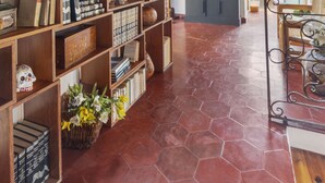 Classic House, 3 Bedrooms | Living area - Amplia y tranquila casa campestre  (Querétaro)