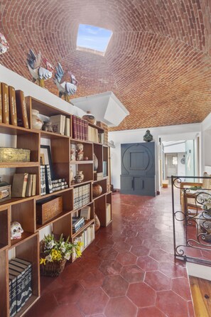 Classic House, 3 Bedrooms | Ruang tamu