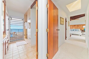 3 bedrooms, desk, iron/ironing board, free WiFi - Panoramic Ocean Views With Private Saltwater Pool (Kailua Kona)