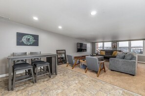 Living area - 190 on Main #3 (Dubuque)