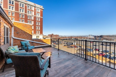 Terrace/patio. 190 on Main #3