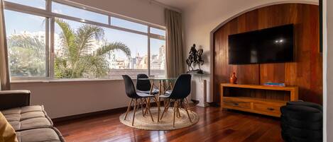 City Apartment | Living area