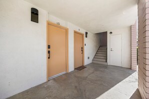 Interior - Palm Desert Suites (Palm Desert)