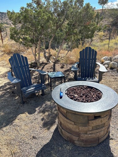 Charming Tiny House / Placitas Casita with great location, views, and Privacy 