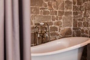 Hair dryer, towels - Villa Imagination with Pool (Gornji Humac)