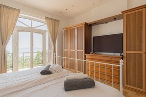 5 camere, ferro/asse da stiro, Wi-Fi gratuito